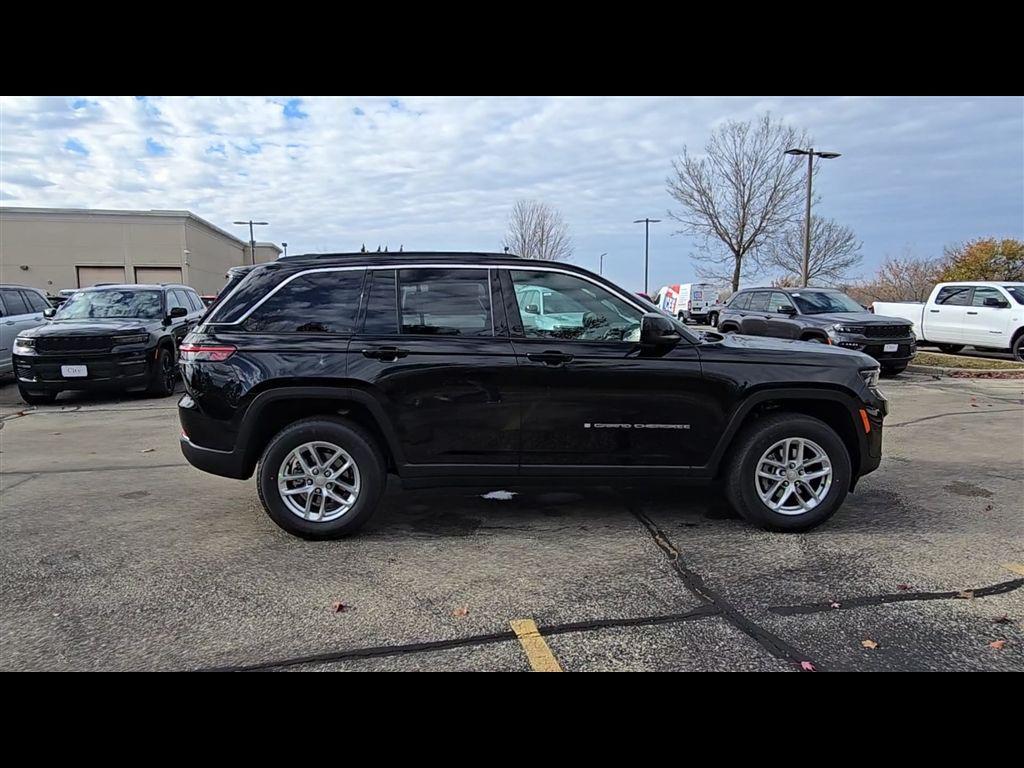 new 2025 Jeep Grand Cherokee car, priced at $40,351
