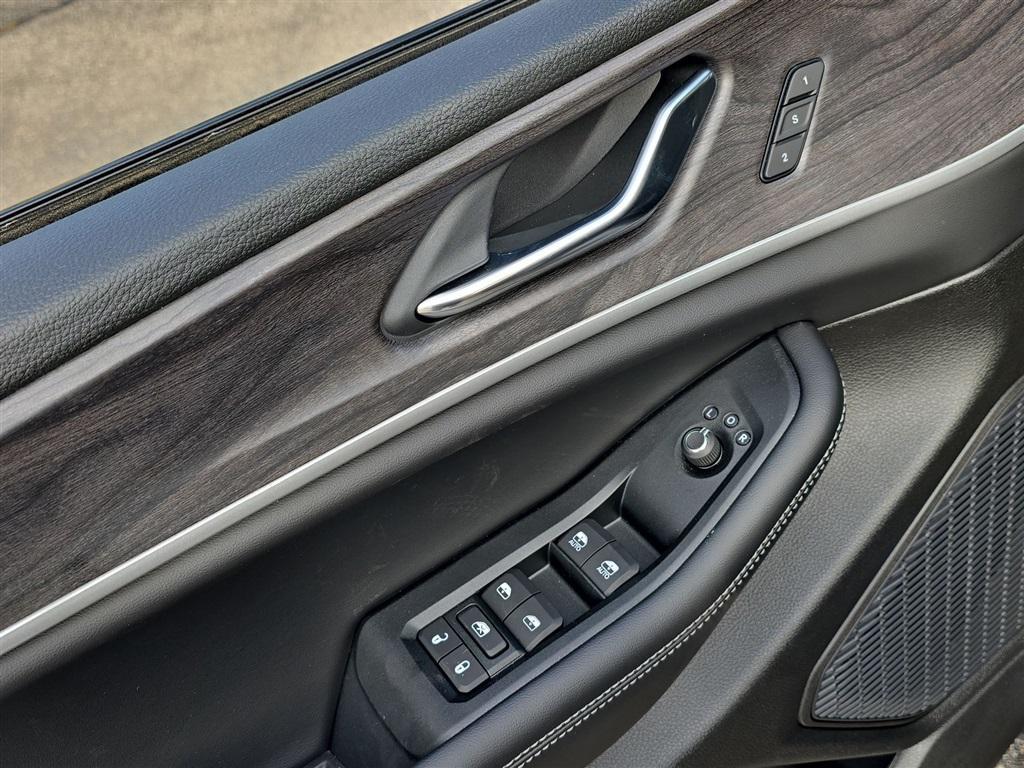 new 2025 Jeep Grand Cherokee L car, priced at $48,586