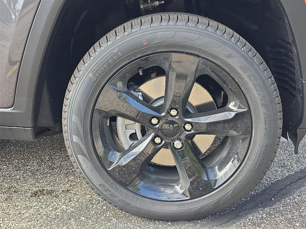 new 2025 Jeep Grand Cherokee L car, priced at $48,586