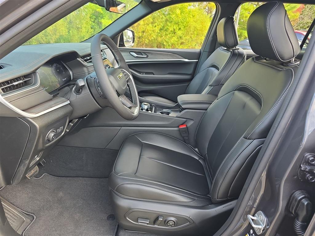 new 2025 Jeep Grand Cherokee L car, priced at $48,586