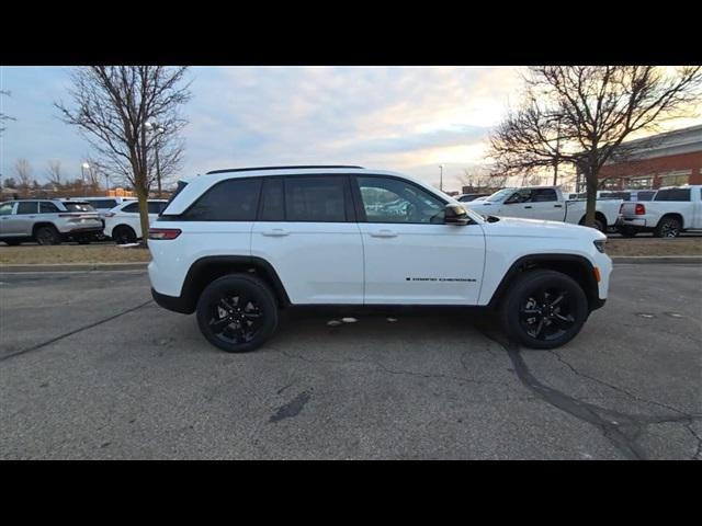 new 2025 Jeep Grand Cherokee car, priced at $41,523