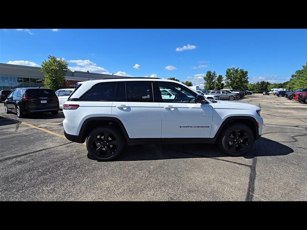 new 2025 Jeep Grand Cherokee car, priced at $48,700