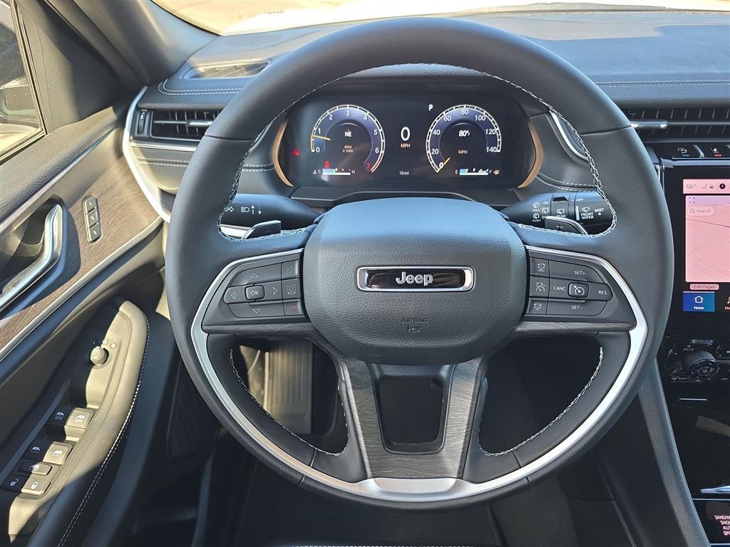 new 2025 Jeep Grand Cherokee car, priced at $48,700