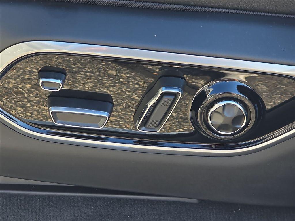 new 2025 Jeep Grand Cherokee car, priced at $58,449