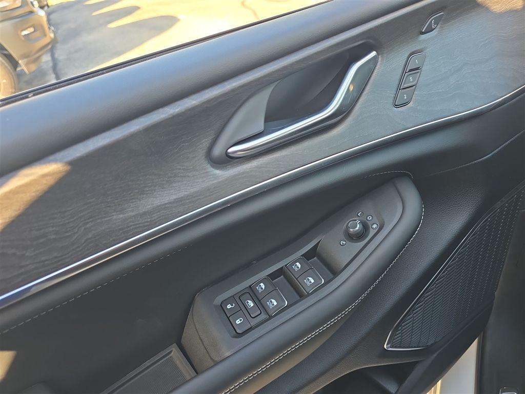 new 2025 Jeep Grand Cherokee car, priced at $58,449