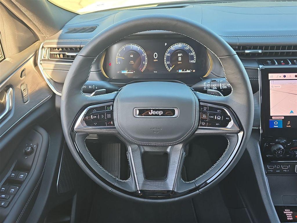 new 2025 Jeep Grand Cherokee car, priced at $58,449