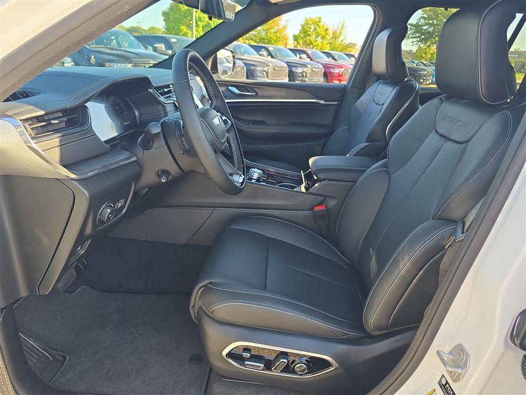 new 2025 Jeep Grand Cherokee car, priced at $58,449