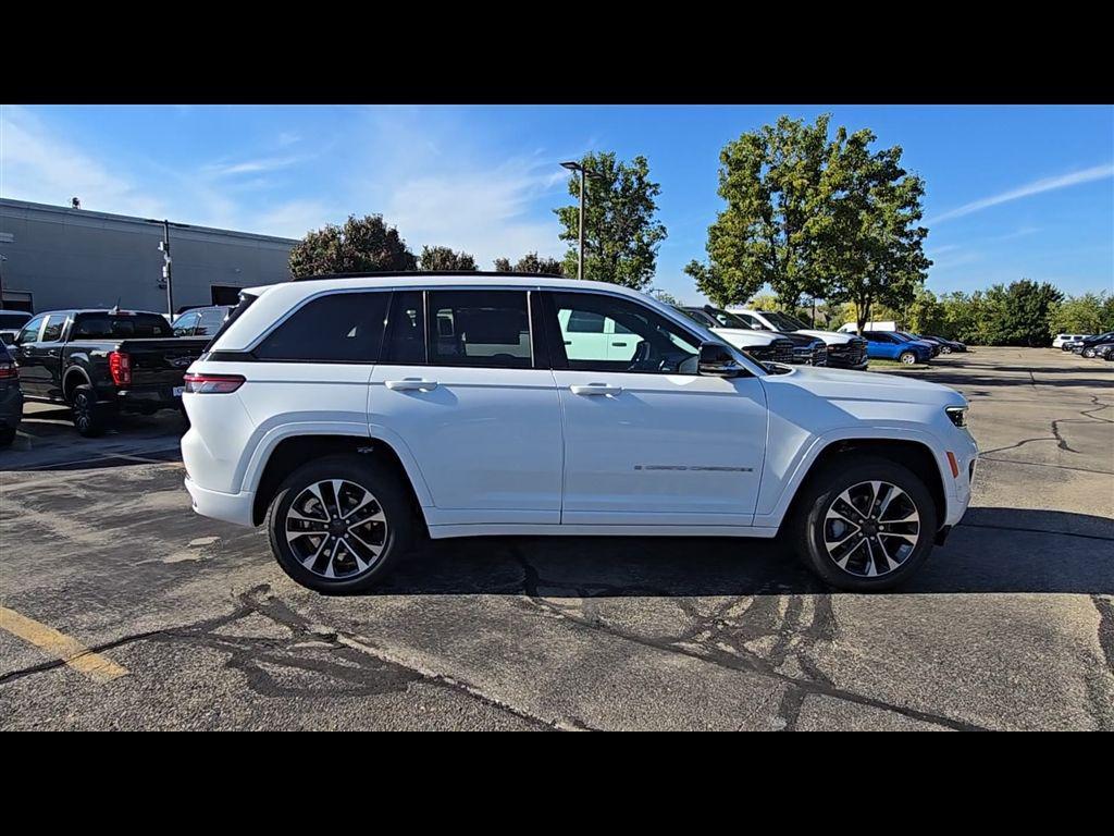 new 2025 Jeep Grand Cherokee car, priced at $58,449