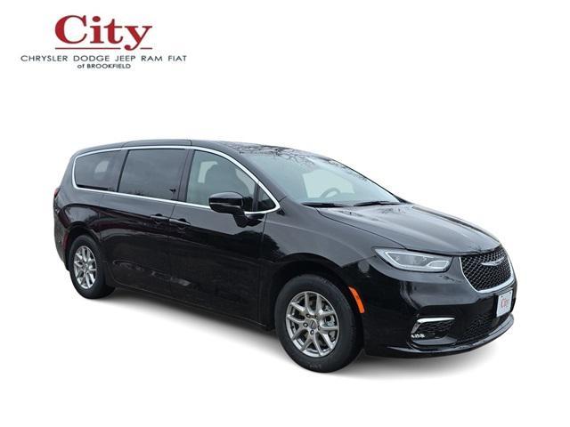 new 2025 Chrysler Pacifica car, priced at $40,633