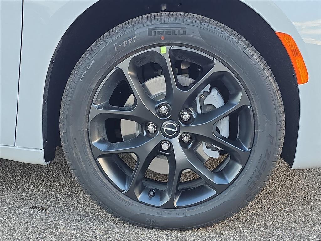 new 2026 Chrysler Pacifica car, priced at $47,725