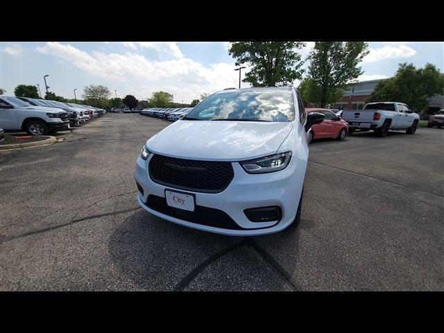 new 2024 Chrysler Pacifica car, priced at $40,959