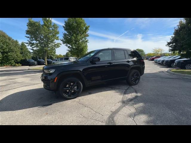 new 2025 Jeep Grand Cherokee car, priced at $46,675