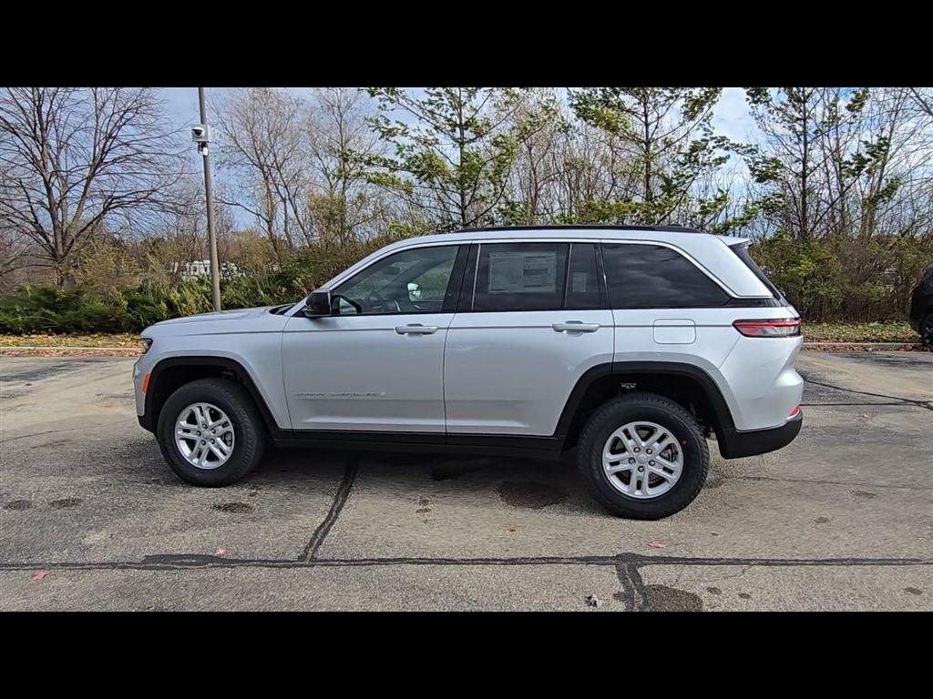 new 2025 Jeep Grand Cherokee car, priced at $38,779