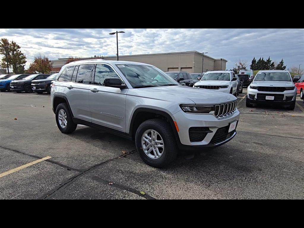 new 2025 Jeep Grand Cherokee car, priced at $38,779
