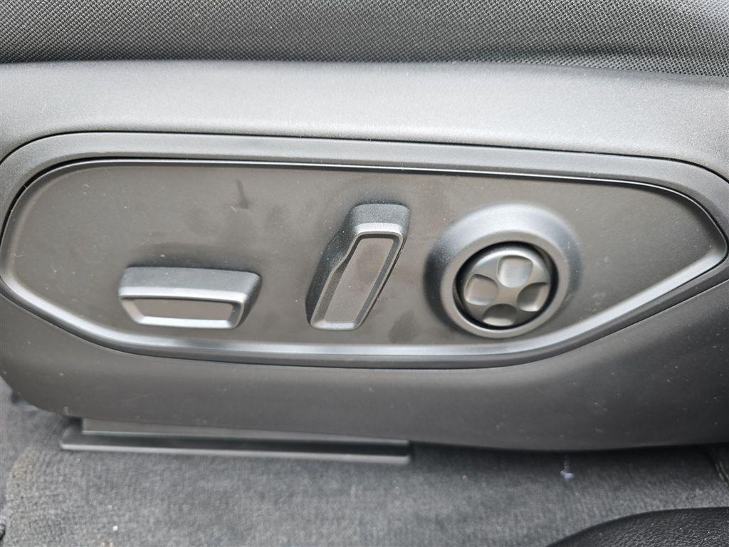 new 2025 Jeep Grand Cherokee car, priced at $38,779