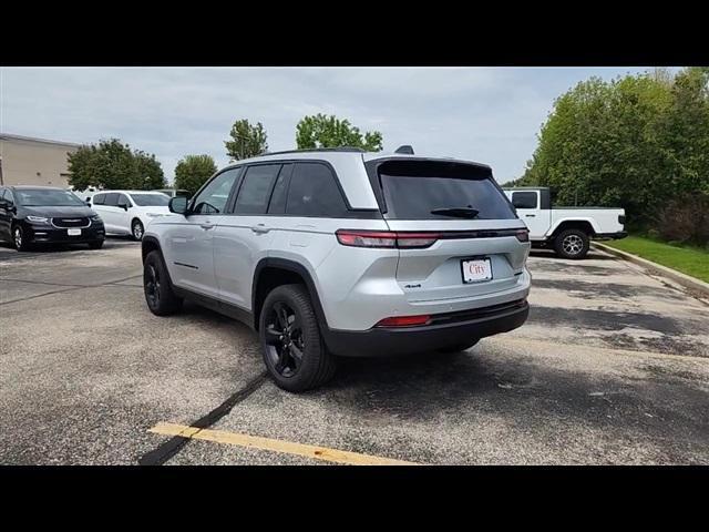 new 2025 Jeep Grand Cherokee car, priced at $50,220