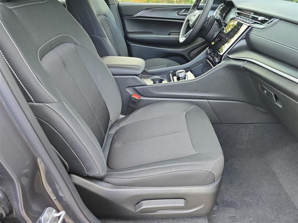 new 2025 Jeep Grand Cherokee L car, priced at $41,600