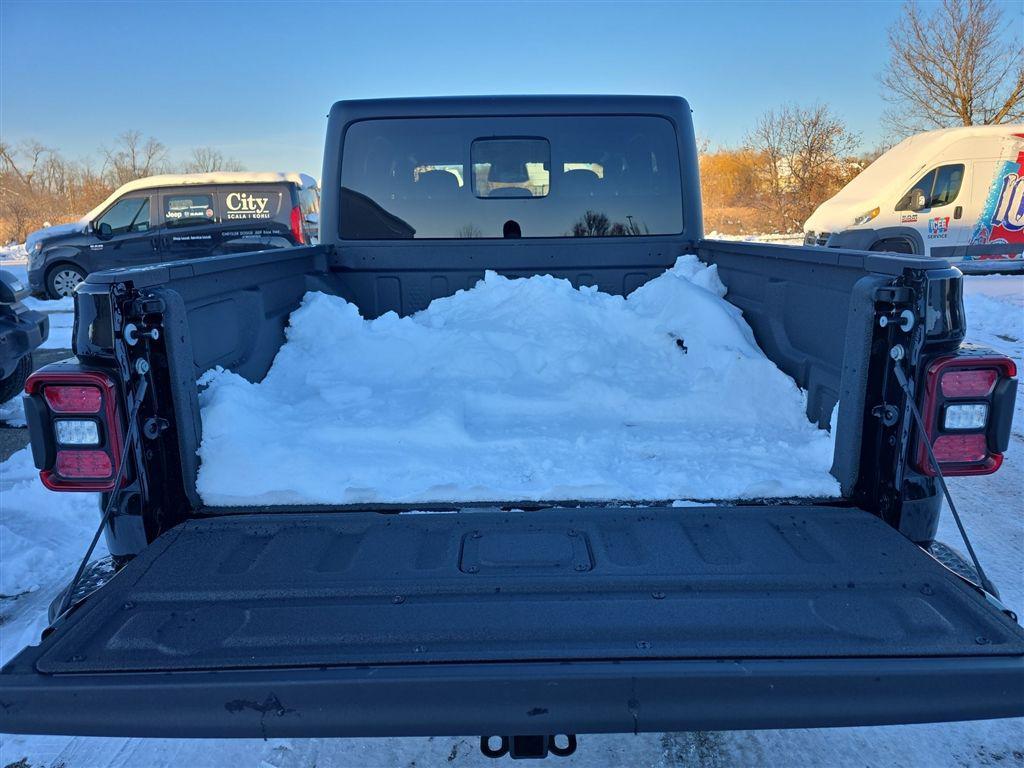 new 2026 Jeep Gladiator car, priced at $48,572