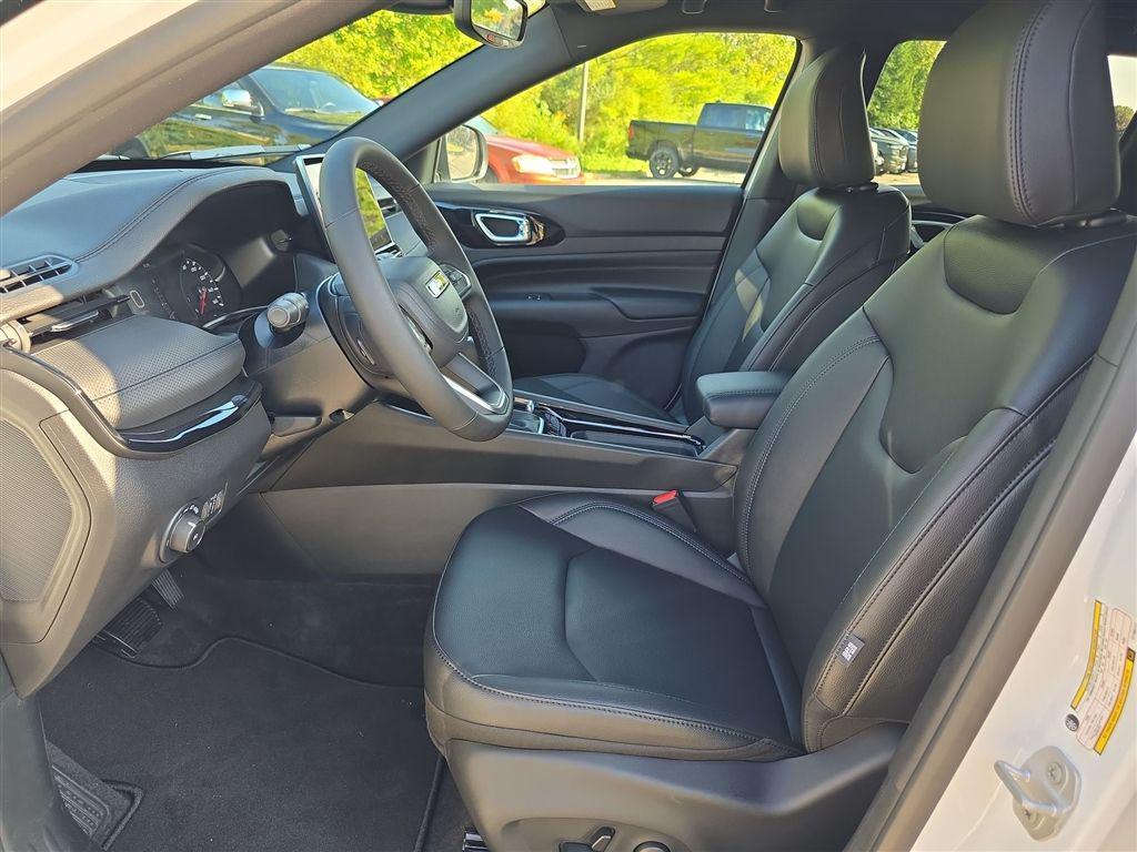 new 2026 Jeep Compass car, priced at $33,509