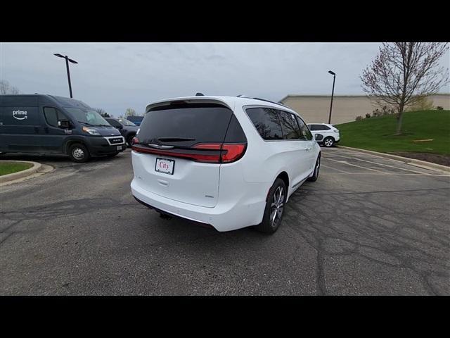 new 2024 Chrysler Pacifica car, priced at $55,308