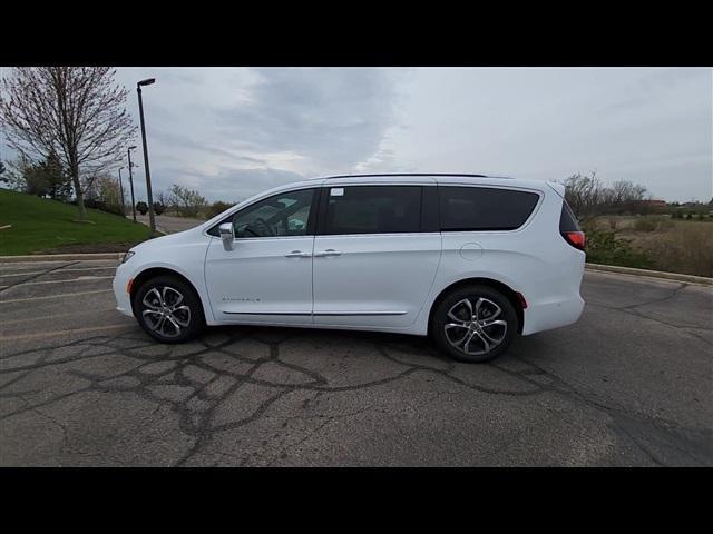 new 2024 Chrysler Pacifica car, priced at $54,558