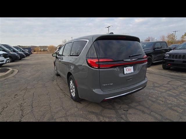 new 2025 Chrysler Pacifica car, priced at $40,678