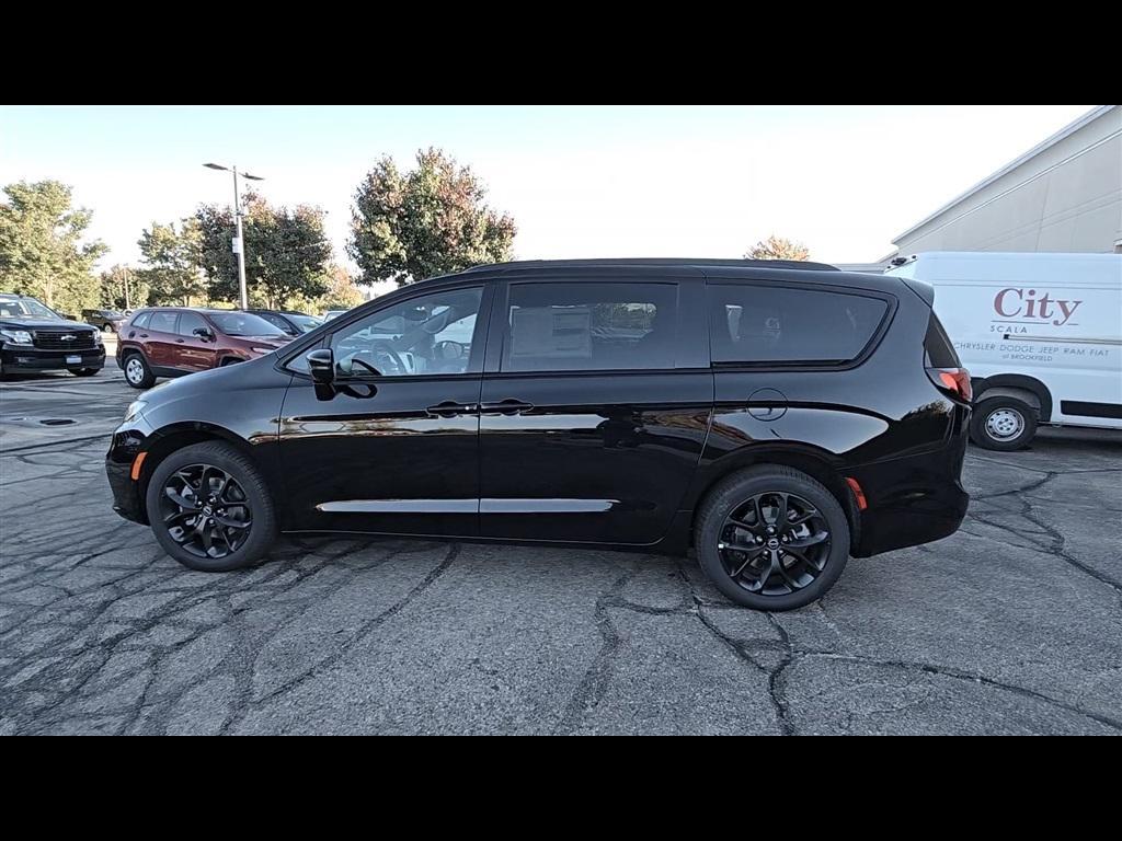 new 2026 Chrysler Pacifica car, priced at $48,670