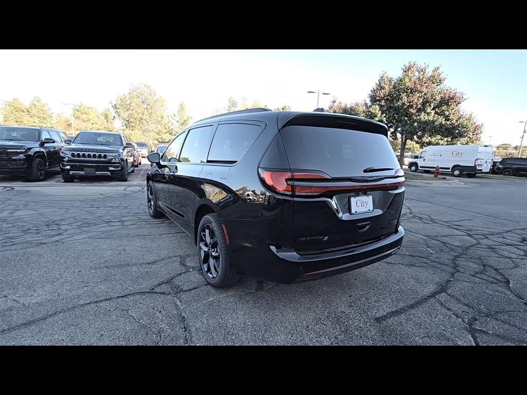 new 2026 Chrysler Pacifica car, priced at $48,670