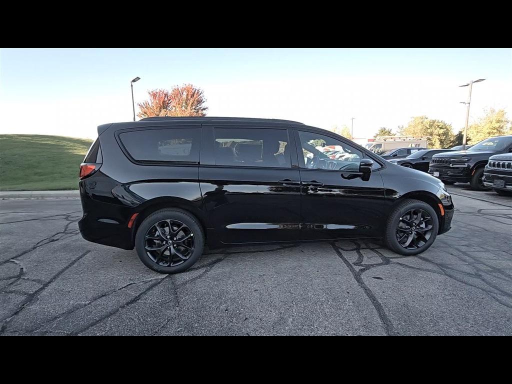 new 2026 Chrysler Pacifica car, priced at $48,670