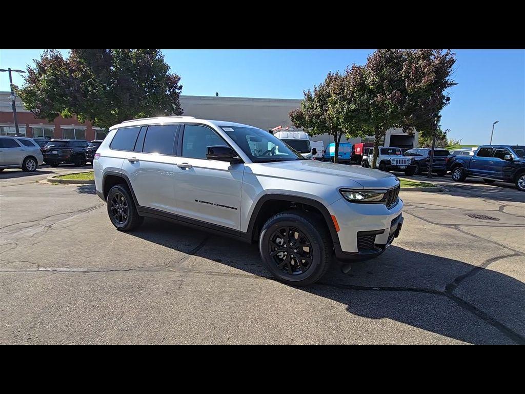 new 2025 Jeep Grand Cherokee L car, priced at $43,017