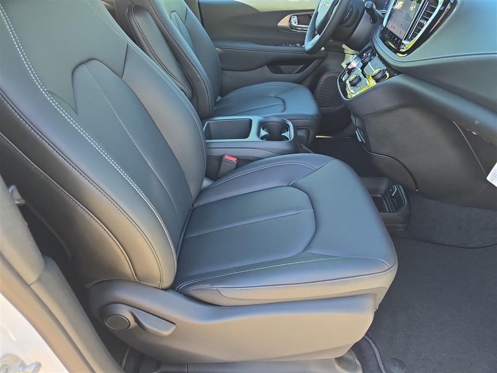 new 2026 Chrysler Pacifica car, priced at $38,097