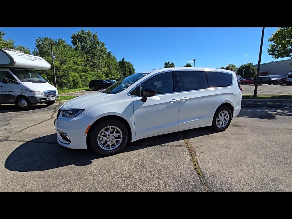 new 2026 Chrysler Pacifica car, priced at $38,097