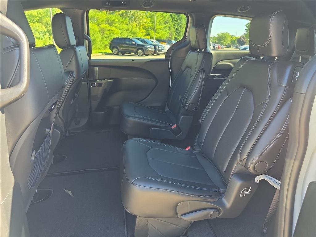 new 2026 Chrysler Pacifica car, priced at $38,097