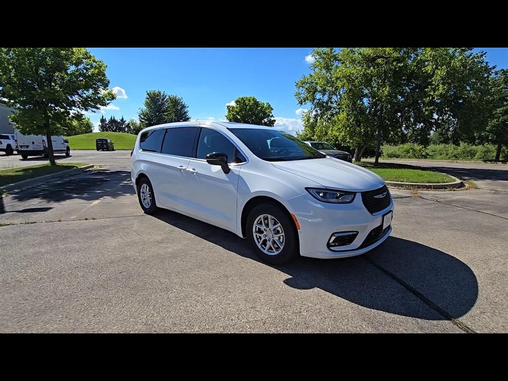 new 2026 Chrysler Pacifica car, priced at $38,097