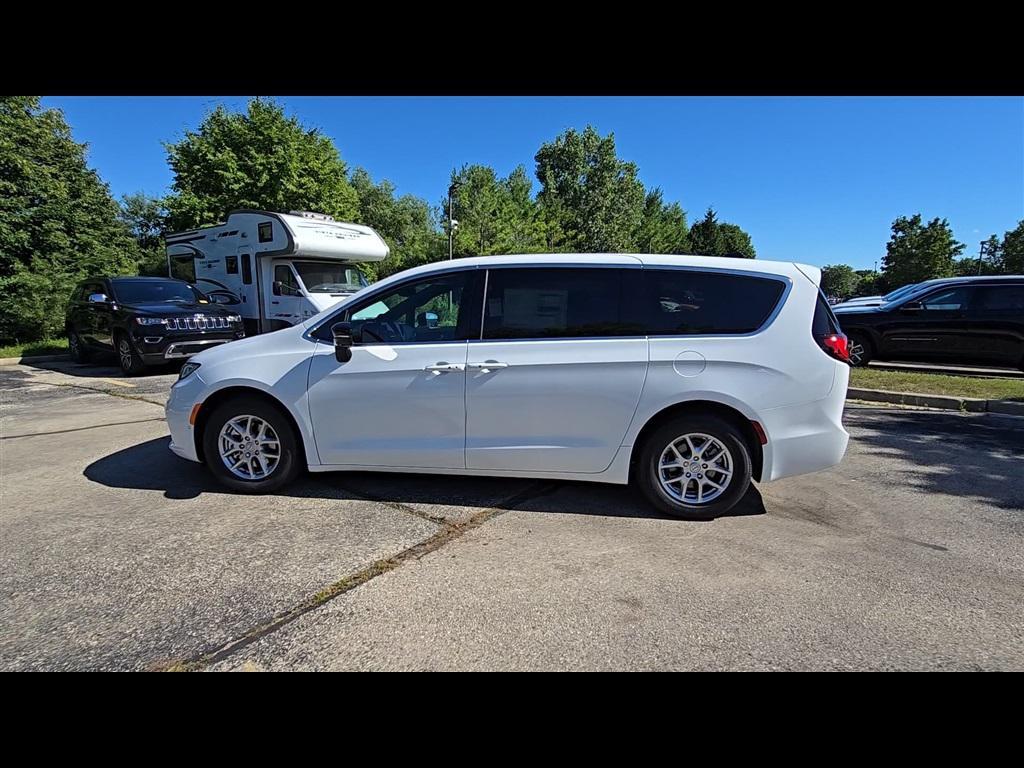 new 2026 Chrysler Pacifica car, priced at $38,097