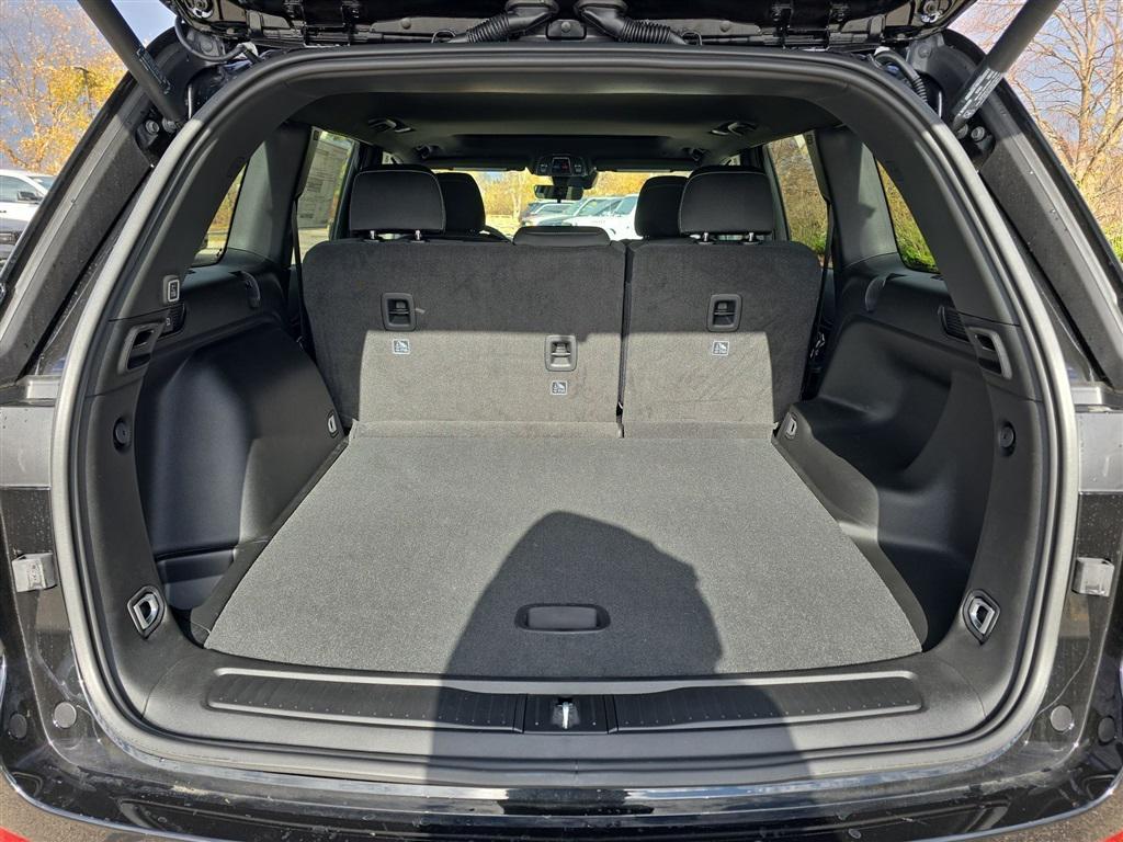 new 2025 Jeep Grand Cherokee car, priced at $38,901