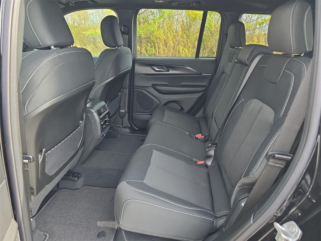 new 2025 Jeep Grand Cherokee car, priced at $38,901