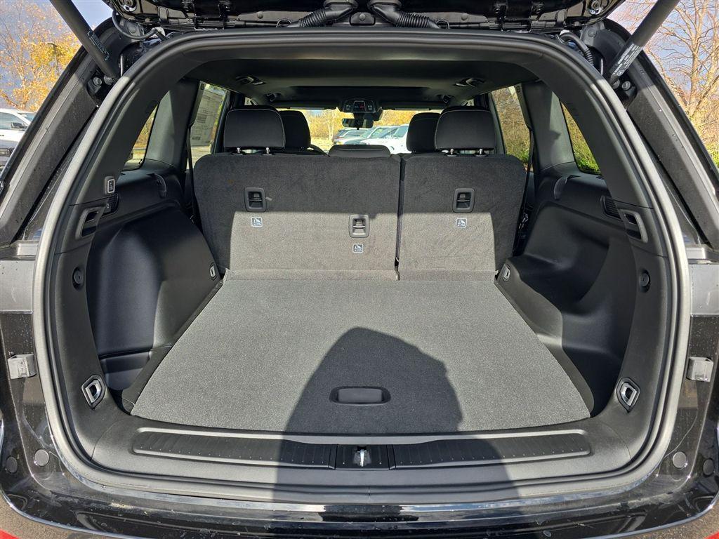 new 2025 Jeep Grand Cherokee car, priced at $39,506