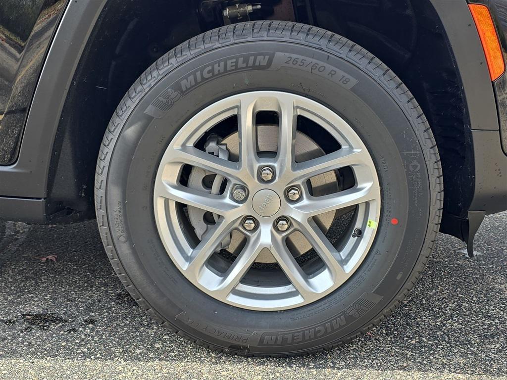 new 2025 Jeep Grand Cherokee car, priced at $38,901