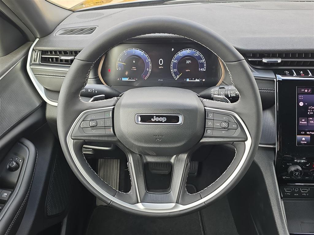 new 2025 Jeep Grand Cherokee car, priced at $38,901