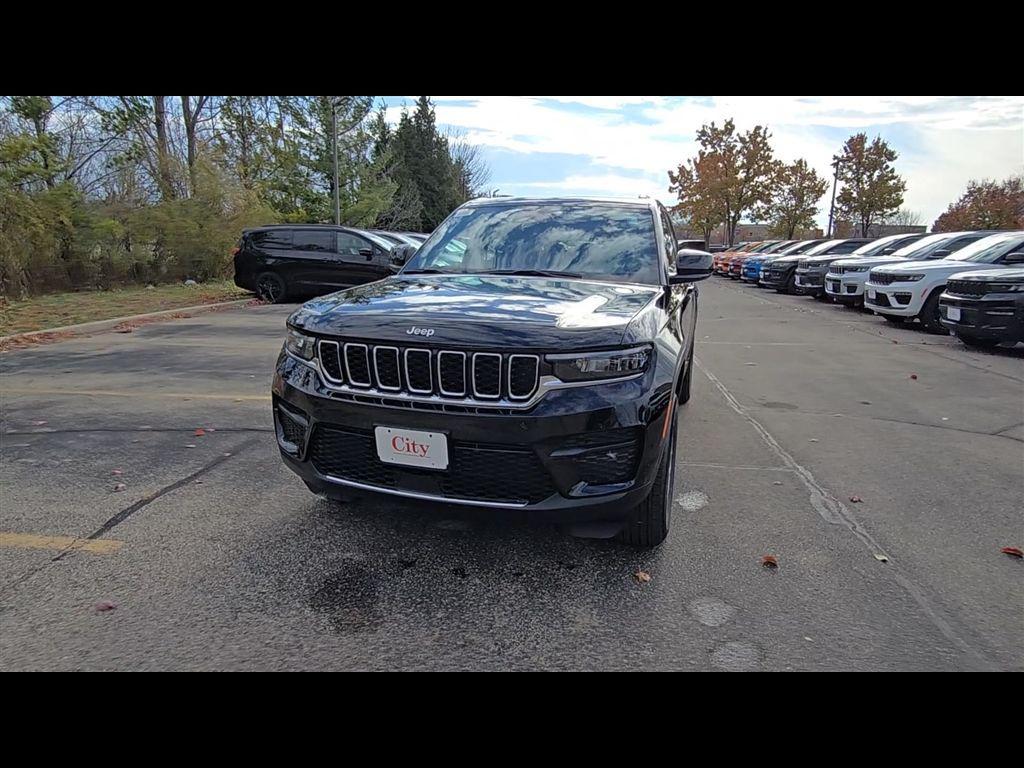 new 2025 Jeep Grand Cherokee car, priced at $39,506