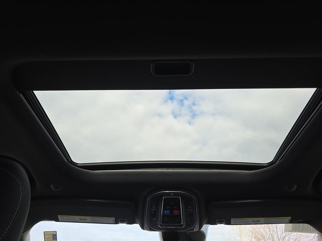 new 2025 Jeep Grand Cherokee car, priced at $38,901