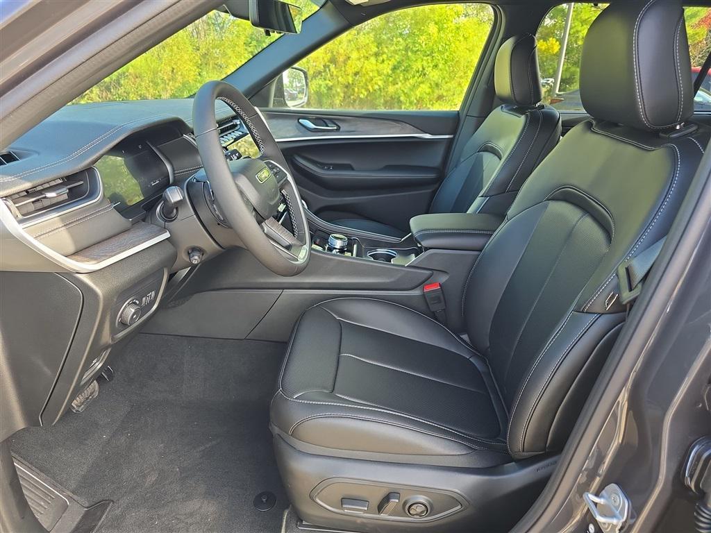 new 2025 Jeep Grand Cherokee L car, priced at $55,609