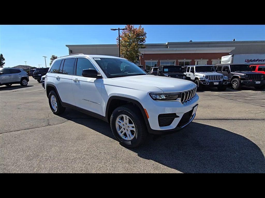 new 2025 Jeep Grand Cherokee car, priced at $34,243