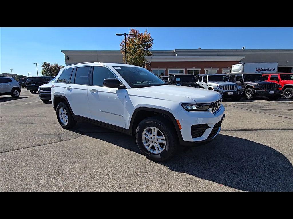 new 2025 Jeep Grand Cherokee car, priced at $34,243