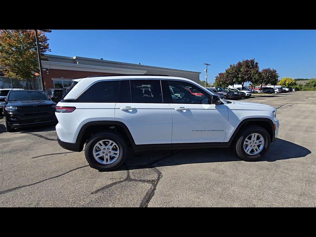 new 2025 Jeep Grand Cherokee car, priced at $34,243