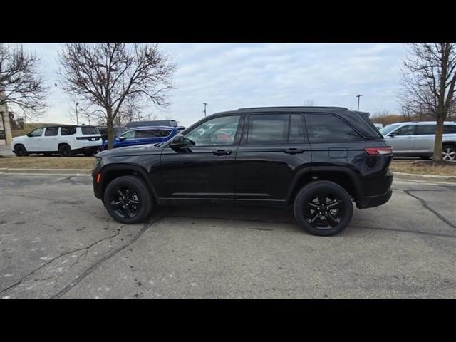 new 2025 Jeep Grand Cherokee car, priced at $42,059