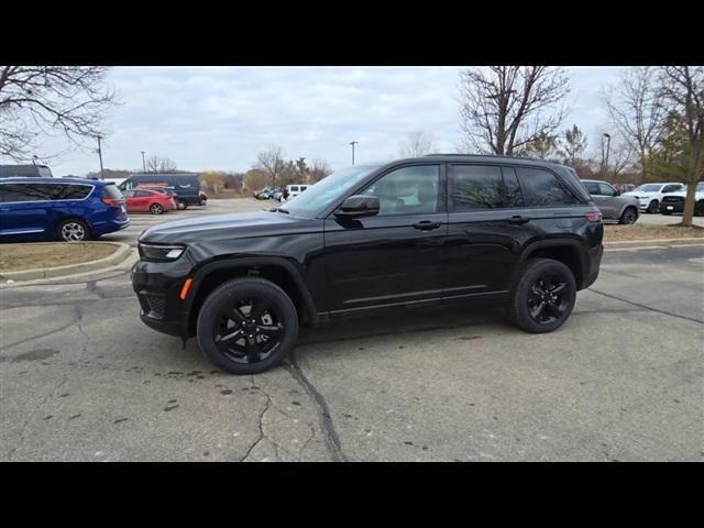 new 2025 Jeep Grand Cherokee car, priced at $42,059