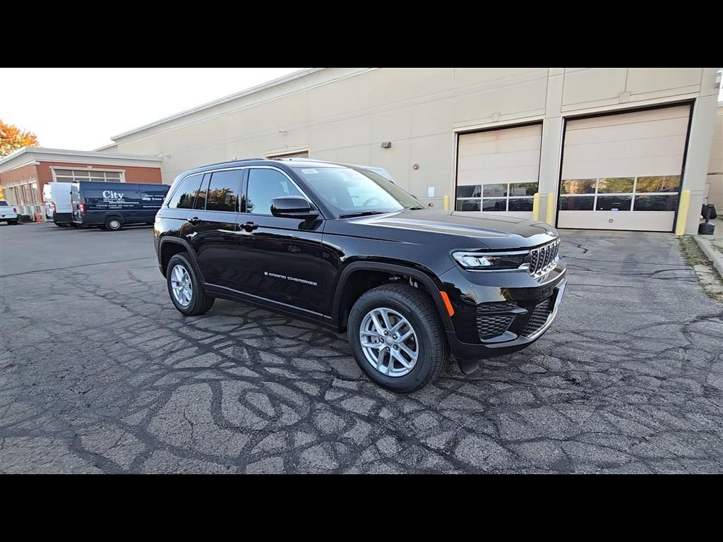 new 2025 Jeep Grand Cherokee car, priced at $39,301