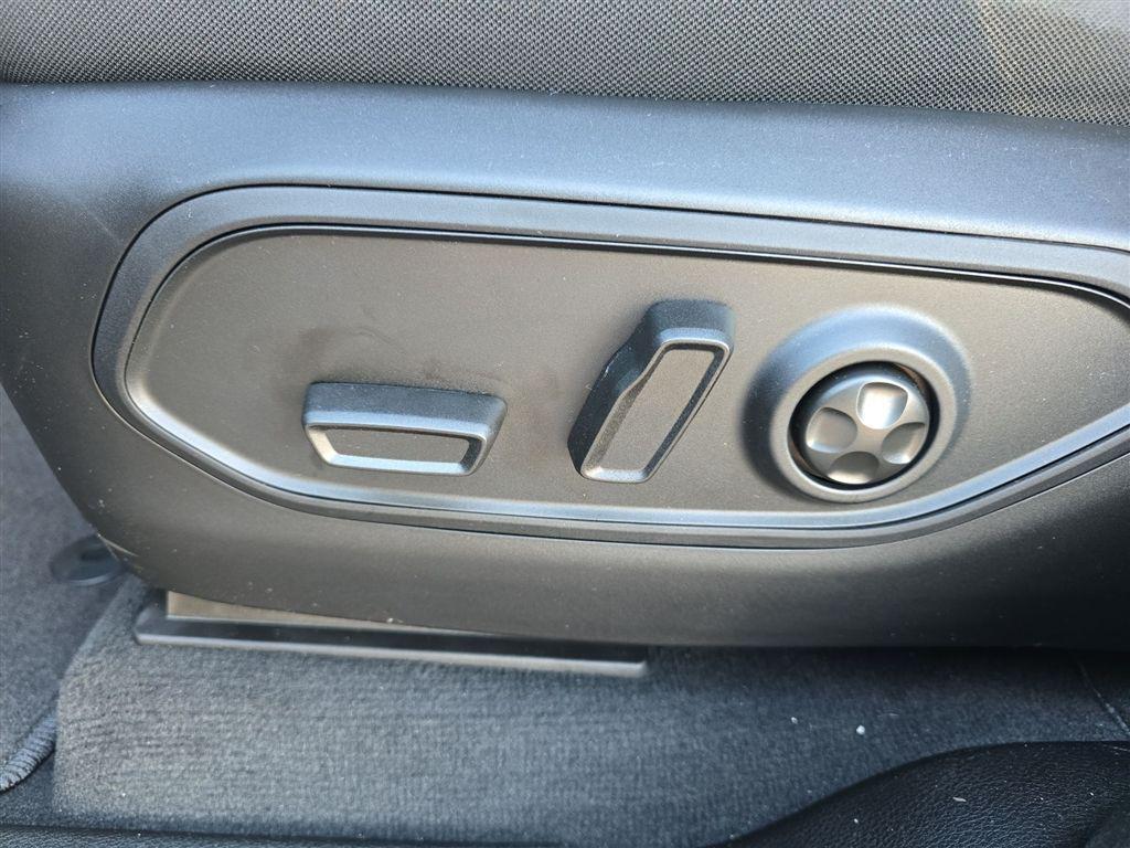 new 2025 Jeep Grand Cherokee car, priced at $40,683